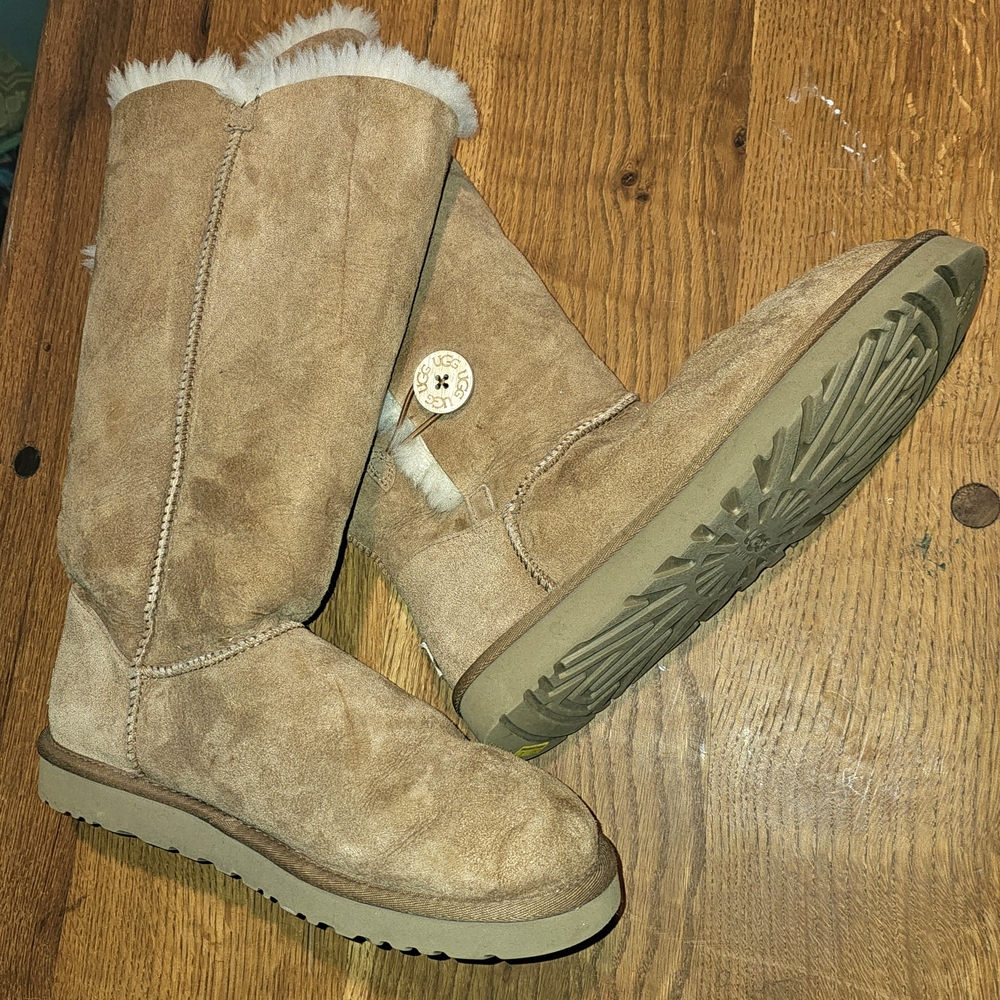 Women's Tan Shearling Boots